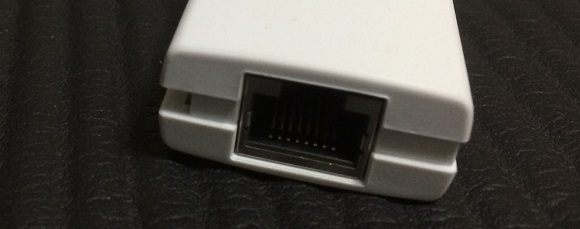 USBのLANアダプタのLANケーブルを挿す所